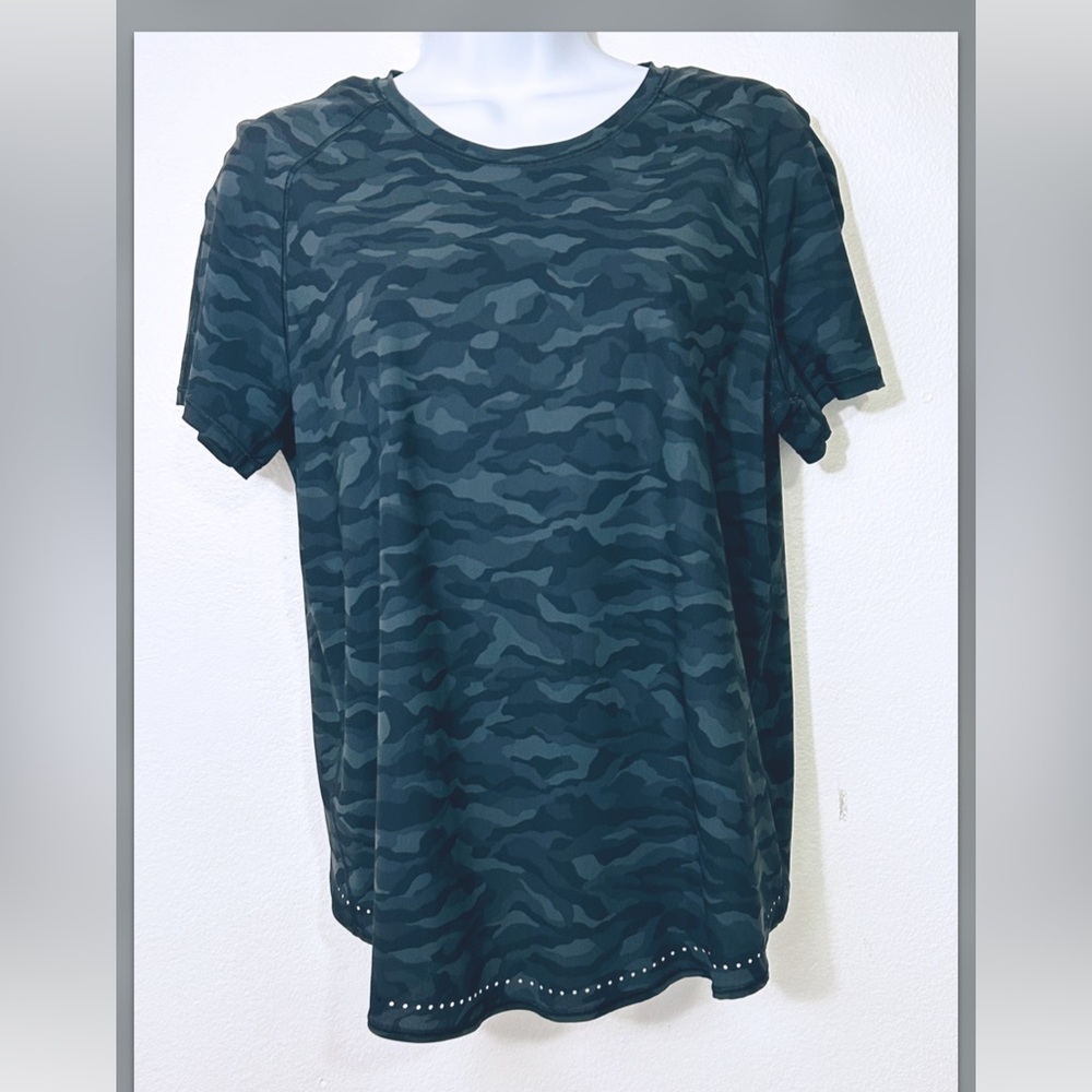 Lululemon Mens Size Small Black Gray Camouflage Top